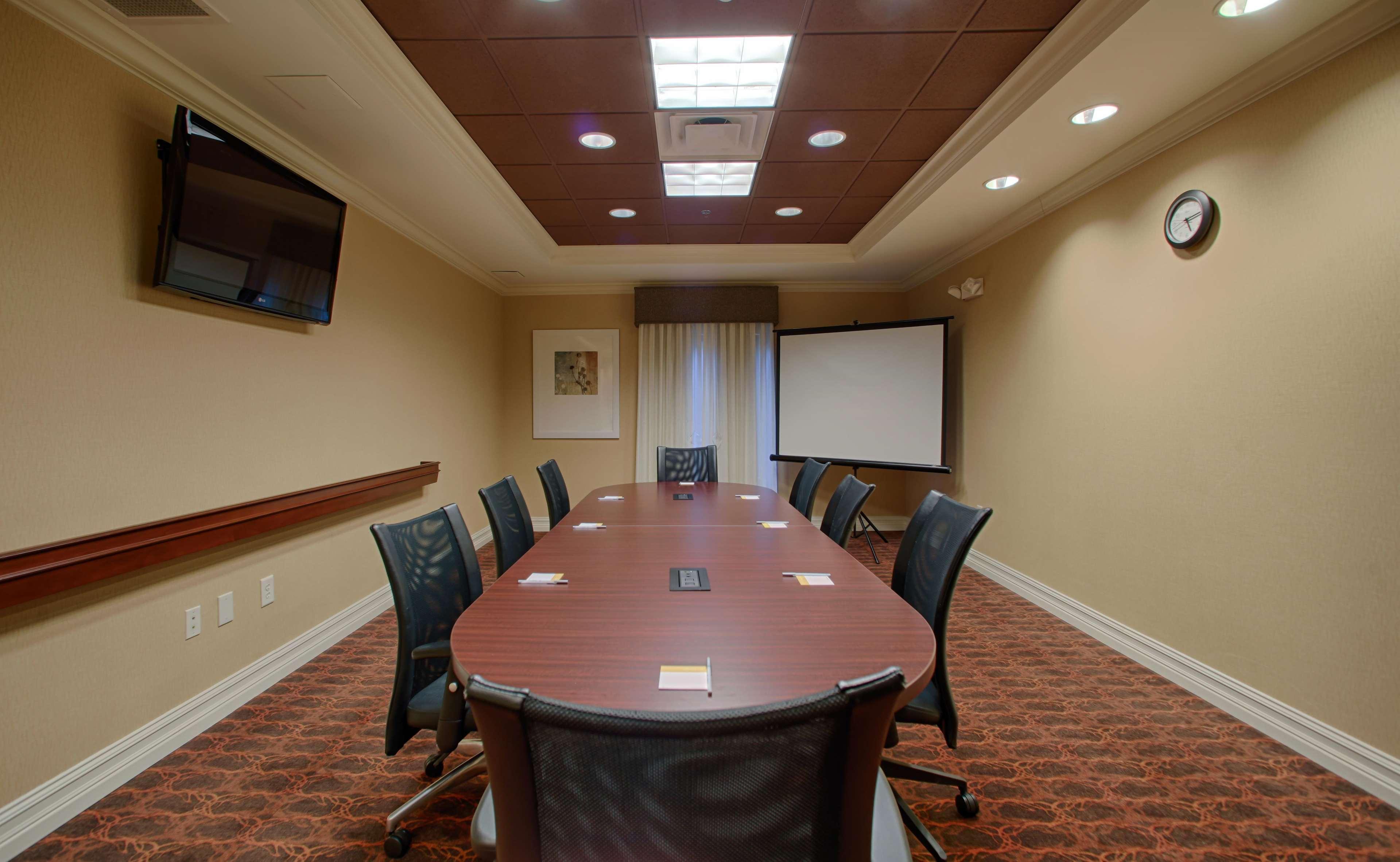 Hampton Inn Atlanta-Кантон Экстерьер фото