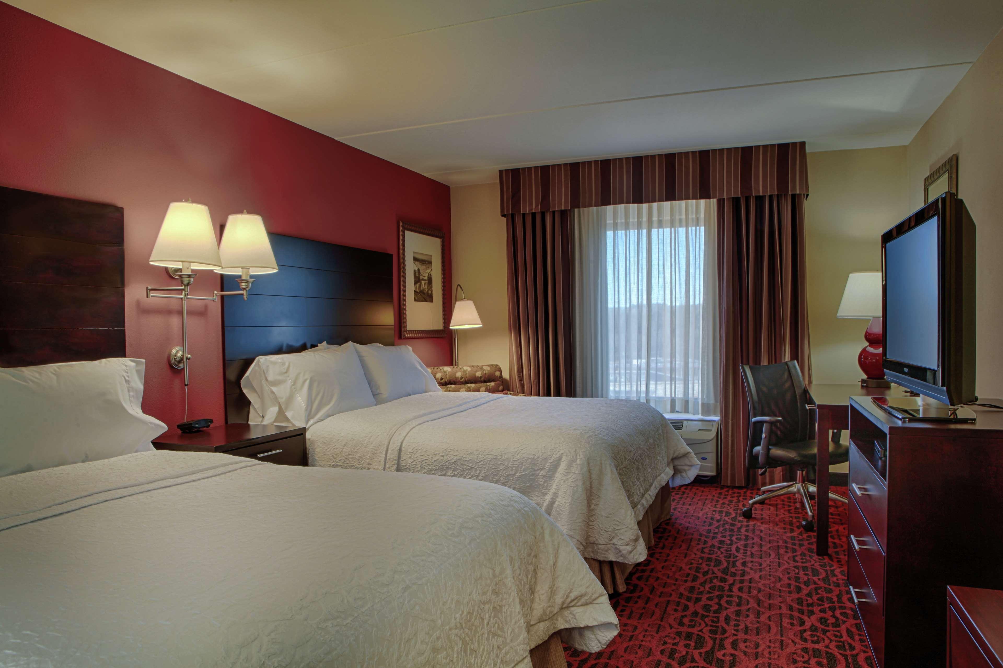 Hampton Inn Atlanta-Кантон Экстерьер фото