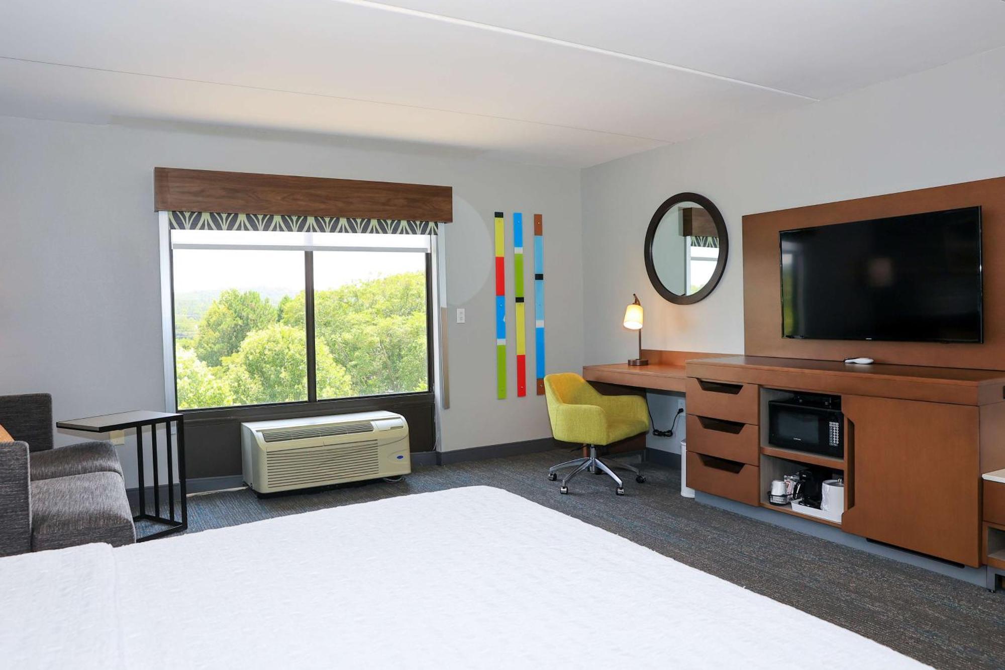 Hampton Inn Atlanta-Кантон Экстерьер фото